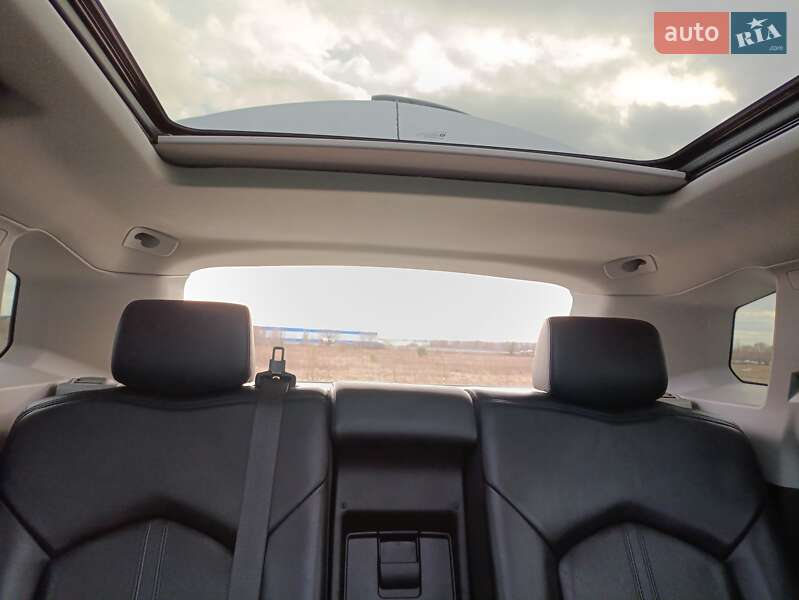 Позашляховик / Кросовер Cadillac SRX 2011 в Броварах