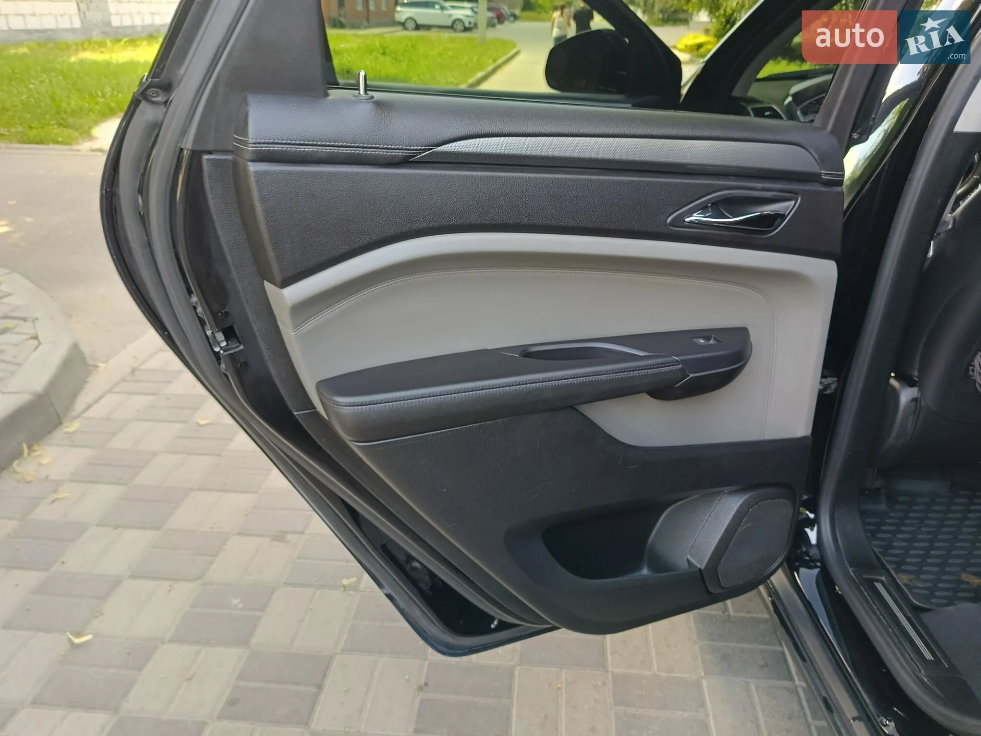 2010 Cadillac SRX - мініатюра 21