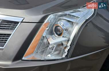 Внедорожник / Кроссовер Cadillac SRX 2010 в 