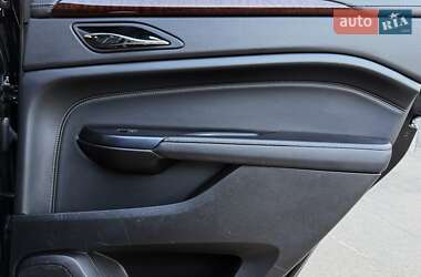 Внедорожник / Кроссовер Cadillac SRX 2014 в 