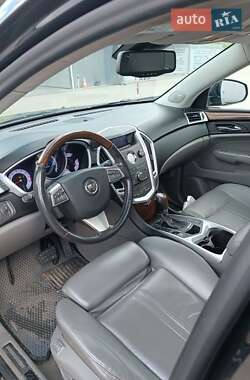 Внедорожник / Кроссовер Cadillac SRX 2011 в 