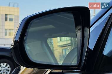 Позашляховик / Кросовер Cadillac SRX 2014 в 