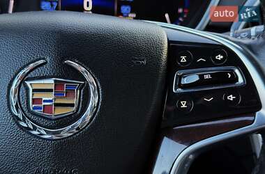 Позашляховик / Кросовер Cadillac SRX 2014 в 