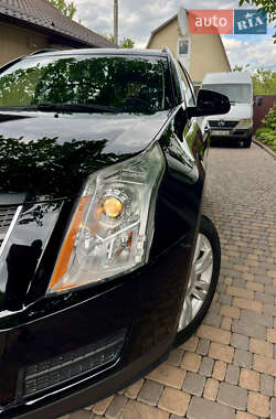 Внедорожник / Кроссовер Cadillac SRX 2010 в 