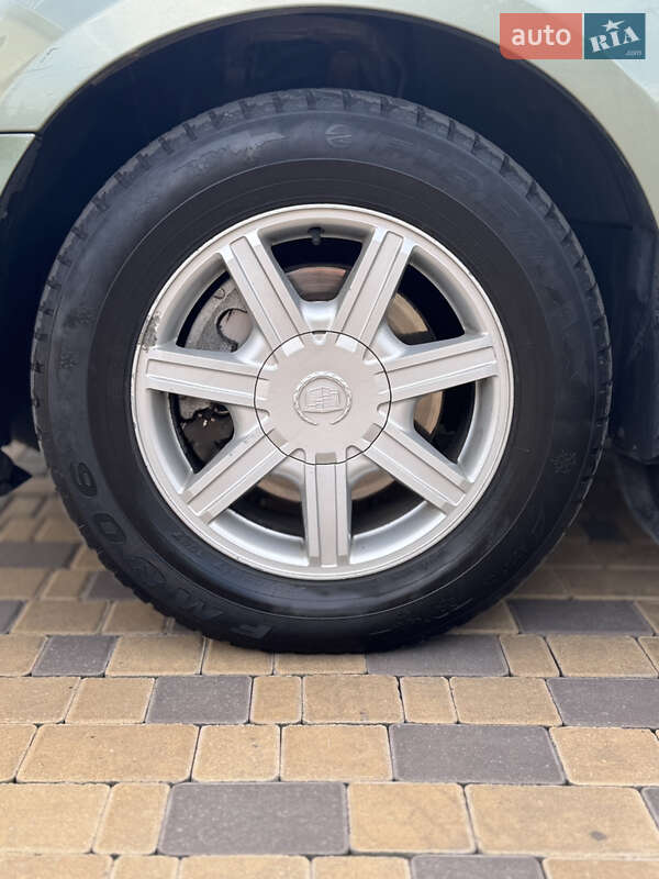 Внедорожник / Кроссовер Cadillac SRX 2004 в Могилев-Подольске