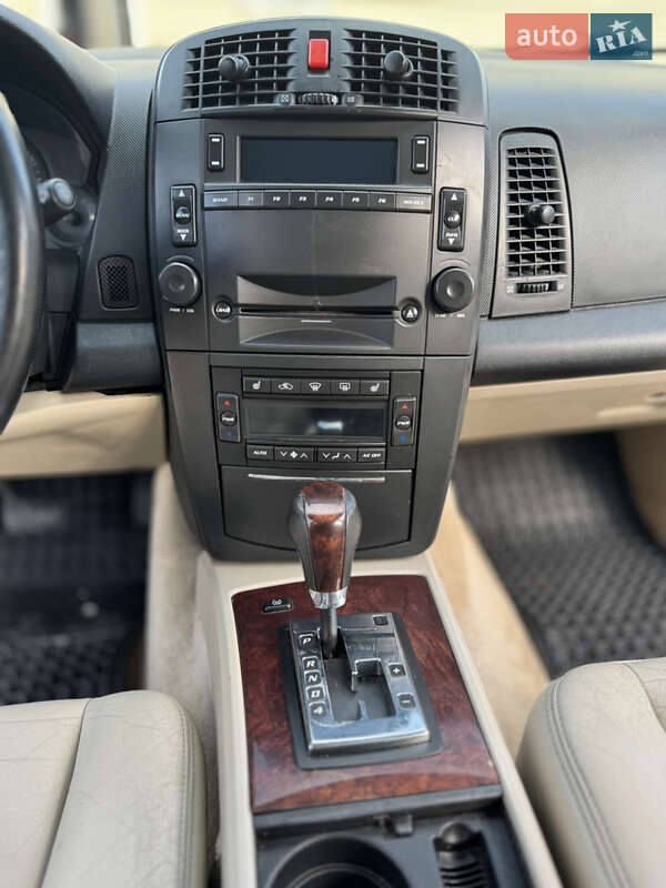Внедорожник / Кроссовер Cadillac SRX 2004 в Могилев-Подольске