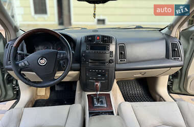 Позашляховик / Кросовер Cadillac SRX 2004 в 