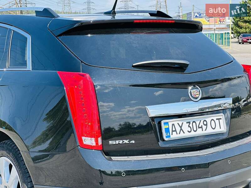 Позашляховик / Кросовер Cadillac SRX 2011 в Харкові