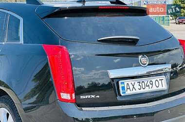 Позашляховик / Кросовер Cadillac SRX 2011 в 