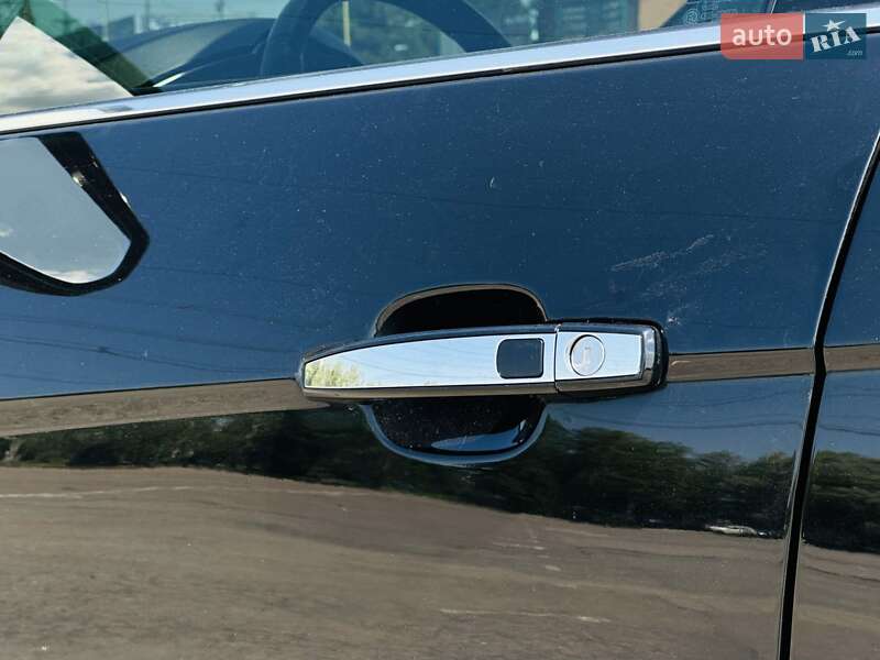 Позашляховик / Кросовер Cadillac SRX 2011 в Харкові