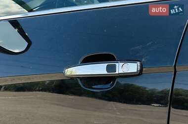 Позашляховик / Кросовер Cadillac SRX 2011 в 