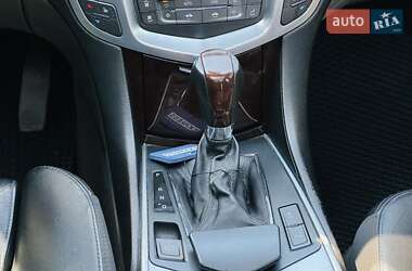 Позашляховик / Кросовер Cadillac SRX 2011 в 