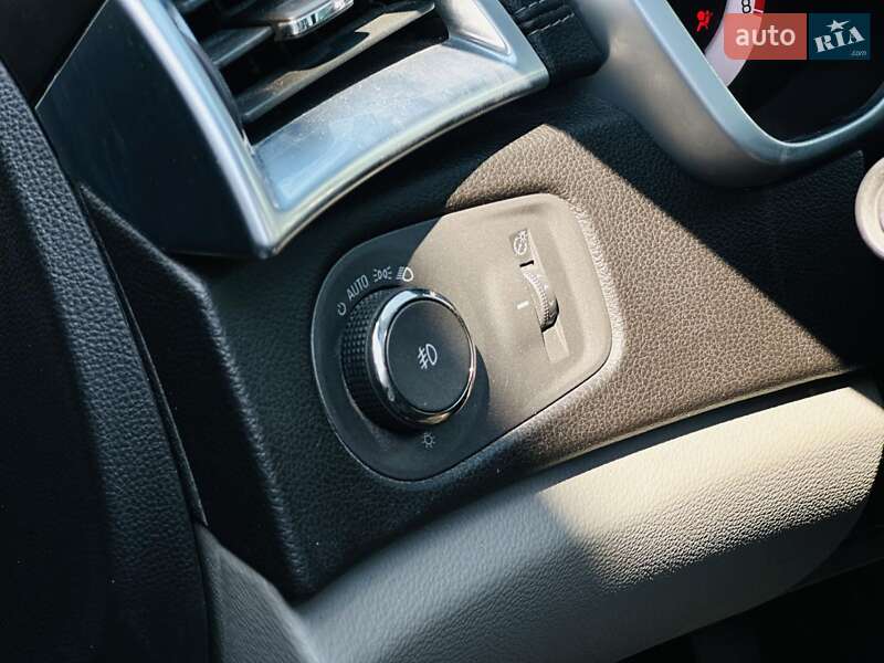 Позашляховик / Кросовер Cadillac SRX 2011 в Харкові
