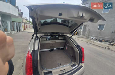 Внедорожник / Кроссовер Cadillac SRX 2010 в 