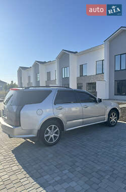 Позашляховик / Кросовер Cadillac SRX 2004 в 