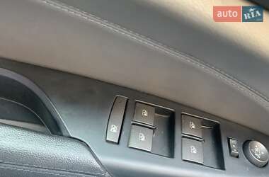 Внедорожник / Кроссовер Cadillac SRX 2011 в 
