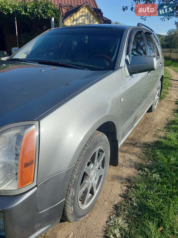 Позашляховик / Кросовер Cadillac SRX 2004 в Калуші