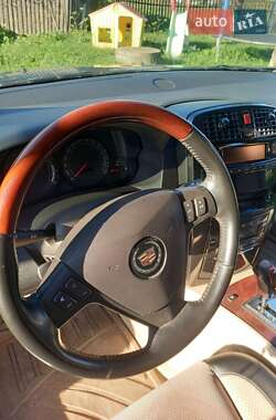 Позашляховик / Кросовер Cadillac SRX 2004 в 