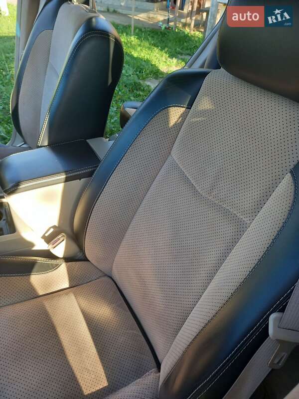 Позашляховик / Кросовер Cadillac SRX 2004 в Калуші