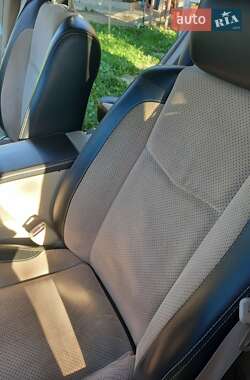 Позашляховик / Кросовер Cadillac SRX 2004 в 