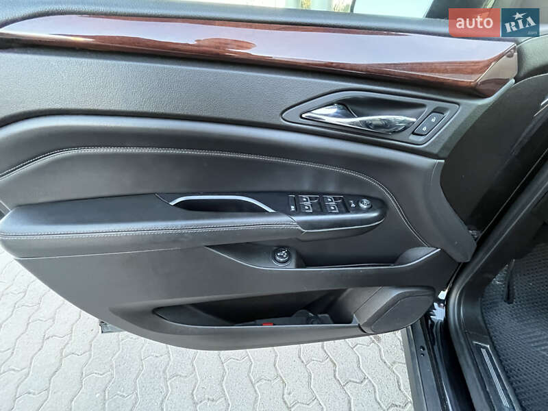 Внедорожник / Кроссовер Cadillac SRX 2015 в Жмеринке