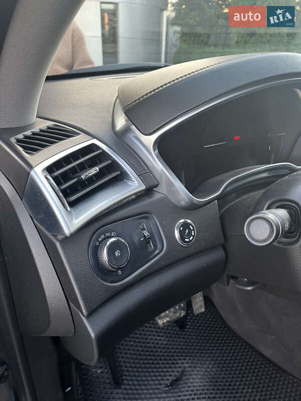 Внедорожник / Кроссовер Cadillac SRX 2015 в Жмеринке