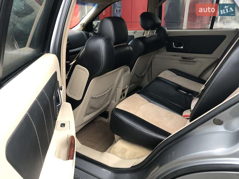 Внедорожник / Кроссовер Cadillac SRX 2004 в Калуше