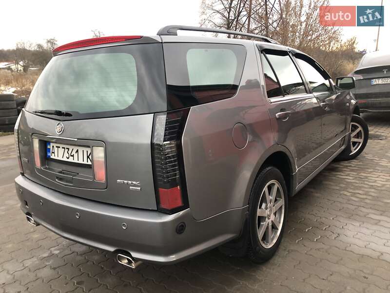Внедорожник / Кроссовер Cadillac SRX 2004 в Калуше