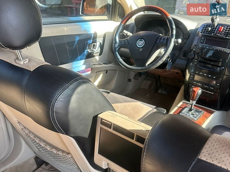 Внедорожник / Кроссовер Cadillac SRX 2004 в Тернополе