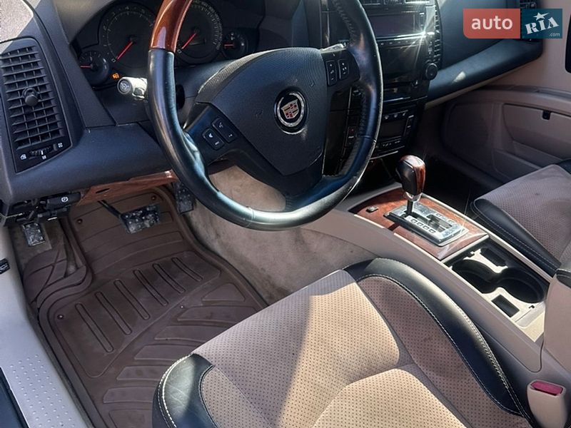 Внедорожник / Кроссовер Cadillac SRX 2004 в Тернополе