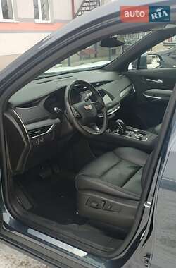 Внедорожник / Кроссовер Cadillac XT4 2019 в 