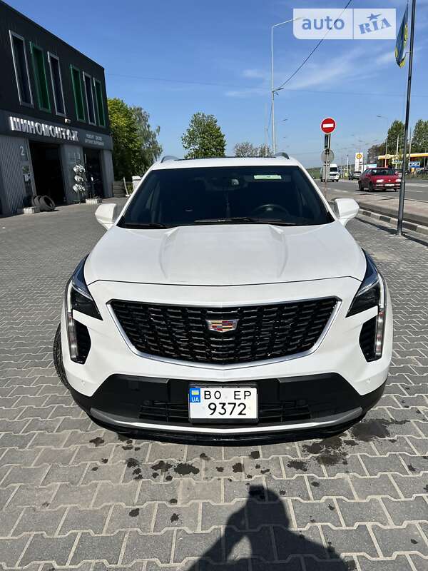 Внедорожник / Кроссовер Cadillac XT4 2018 в Тернополе