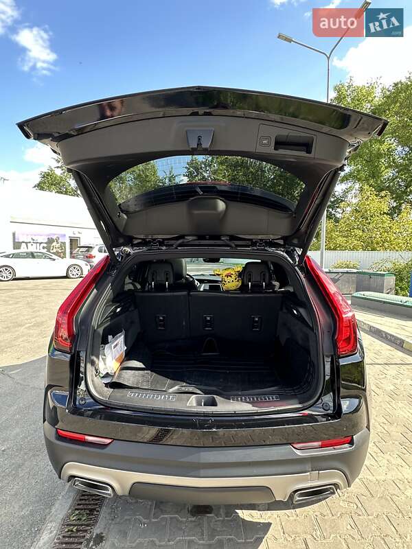 Внедорожник / Кроссовер Cadillac XT4 2018 в Сумах