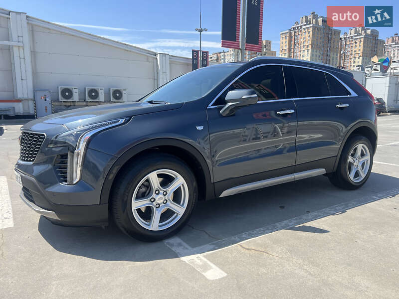 Внедорожник / Кроссовер Cadillac XT4 2018 в Киеве