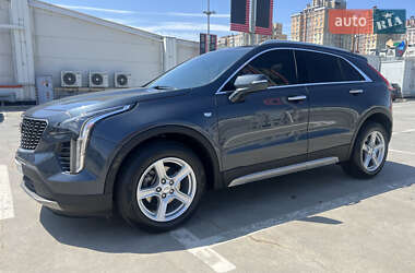 Внедорожник / Кроссовер Cadillac XT4 2018 в 