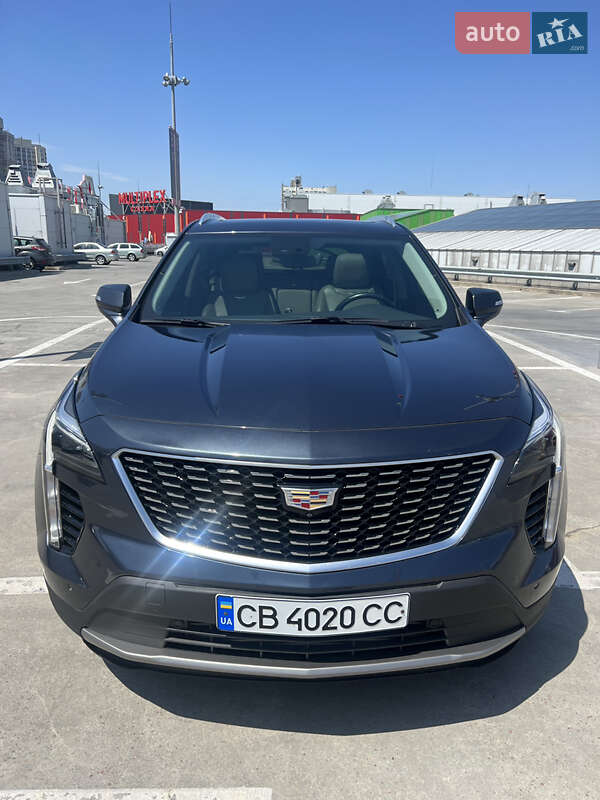 Внедорожник / Кроссовер Cadillac XT4 2018 в Киеве