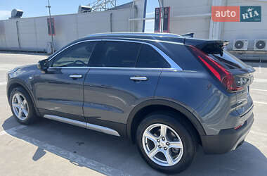 Внедорожник / Кроссовер Cadillac XT4 2018 в 