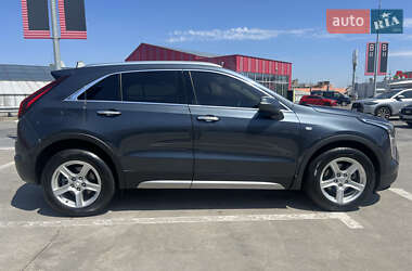 Внедорожник / Кроссовер Cadillac XT4 2018 в 