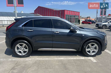 Внедорожник / Кроссовер Cadillac XT4 2018 в 