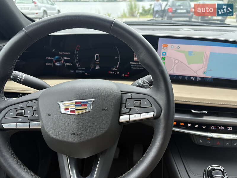 Универсал Cadillac XT4 2023 в Киеве