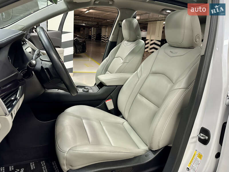 Позашляховик / Кросовер Cadillac XT4 2022 в Києві