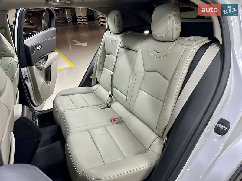 Позашляховик / Кросовер Cadillac XT4 2022 в Києві