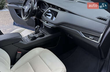 Внедорожник / Кроссовер Cadillac XT4 2019 в 