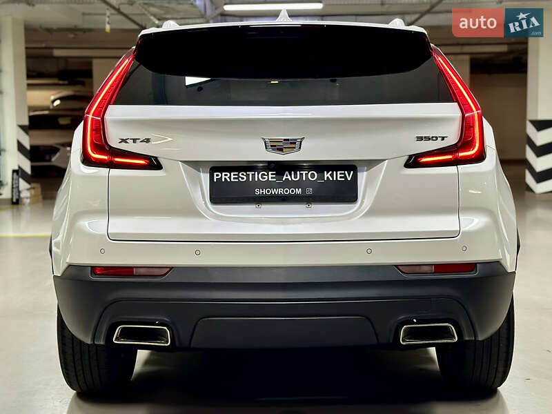 Внедорожник / Кроссовер Cadillac XT4 2022 в Киеве