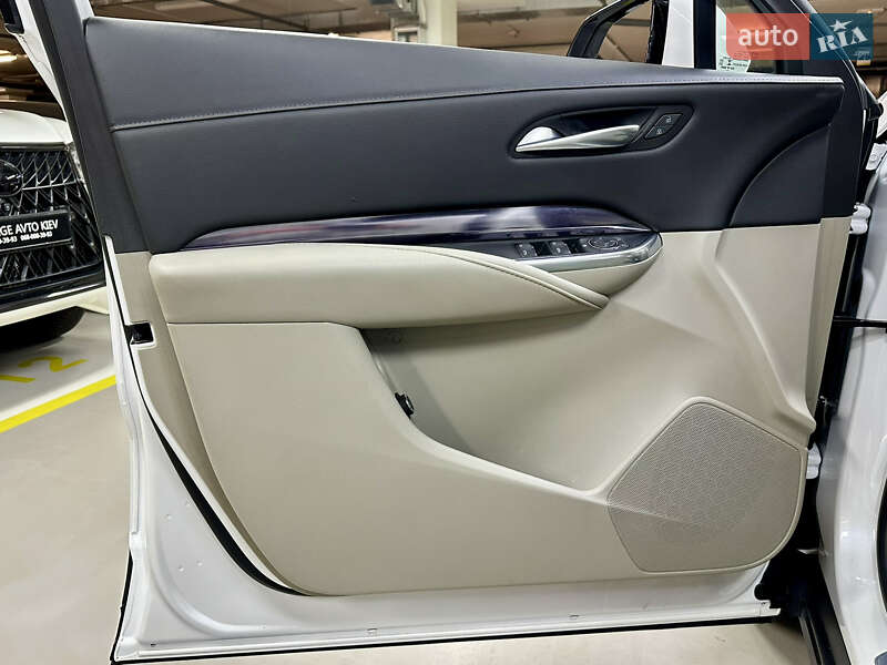 Внедорожник / Кроссовер Cadillac XT4 2022 в Киеве