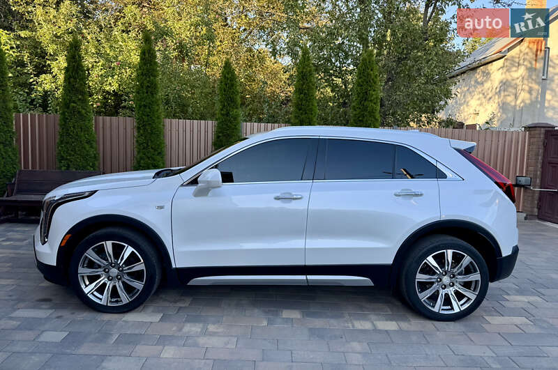 Внедорожник / Кроссовер Cadillac XT4 2019 в Виннице