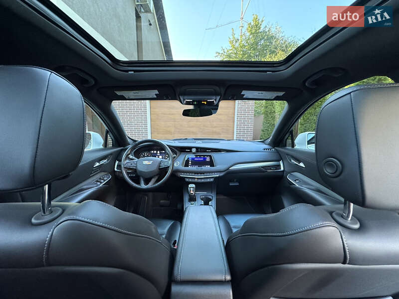 Внедорожник / Кроссовер Cadillac XT4 2019 в Виннице