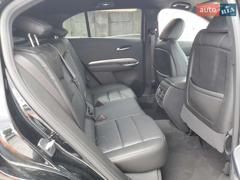 Позашляховик / Кросовер Cadillac XT4 2021 в Львові