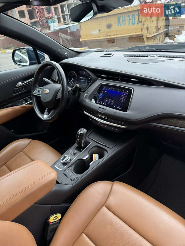 Внедорожник / Кроссовер Cadillac XT4 2018 в Ирпене фото 10 Внедорожник / Кроссовер Cadillac XT4 2018 в Ирпене