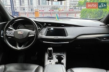 Внедорожник / Кроссовер Cadillac XT4 2020 в Киеве